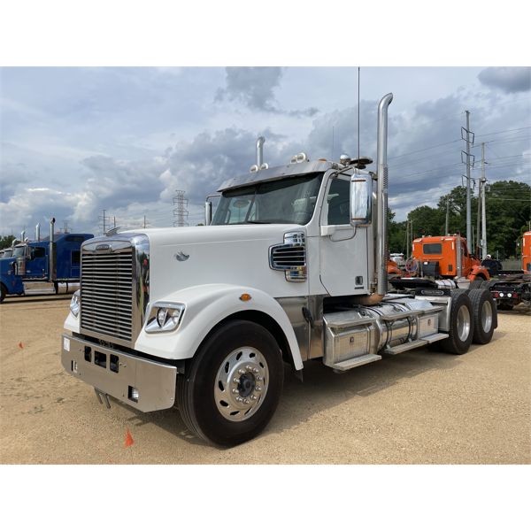 2016 FREIGHTLINER CORONADO Day Cab Truck