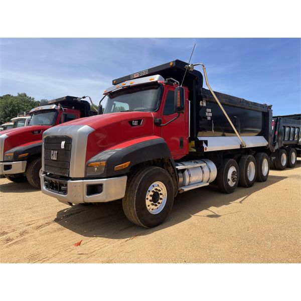 2016 CAT CT660 Dump Truck