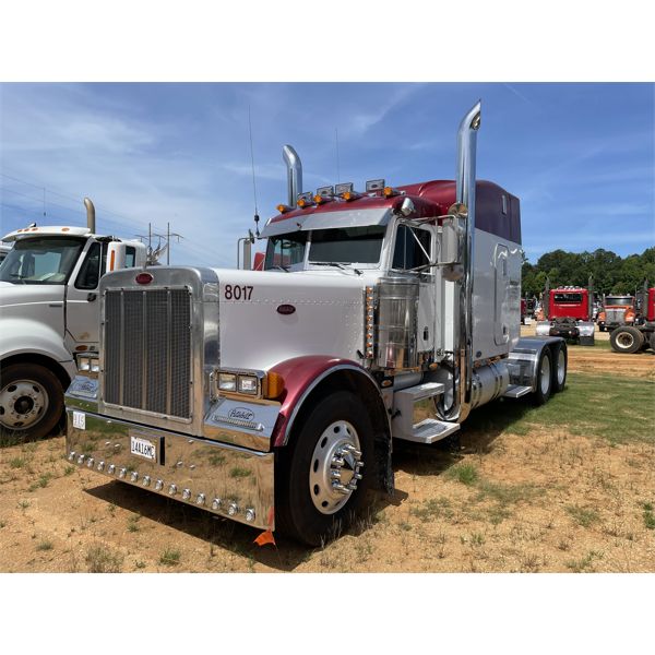 2000 PETERBILT 379 Sleeper Truck