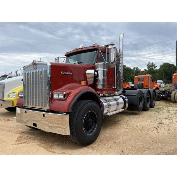 2023 KENWORTH W900 Day Cab Truck
