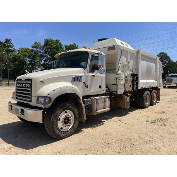 2016 MACK GU713 Garbage / Sanitation Truck