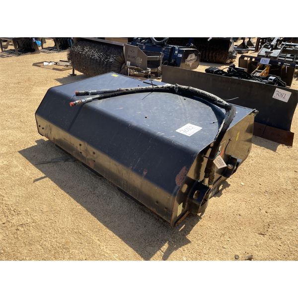 2011 CAT BU118 KICKUP SWEEPER BUCKET