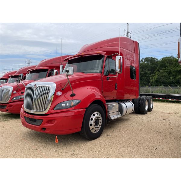 2018 INTERNATIONAL PROSTAR+ 122 Sleeper Truck
