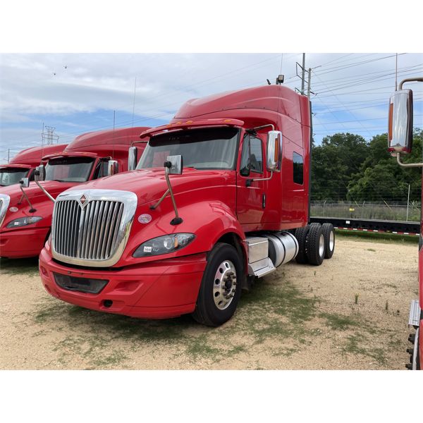 2018 INTERNATIONAL PROSTAR+ 122 Sleeper Truck