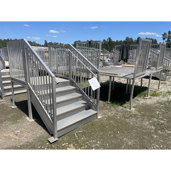 ALUMINUM STAIRS W/ PLATFORM
