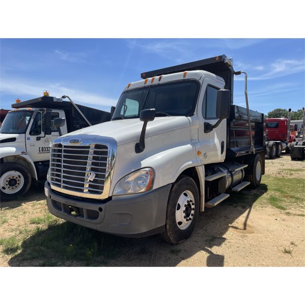 2014 FREIGHTLINER CASCADIA Dump Truck