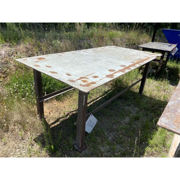 4' x 8' METAL TABLE
