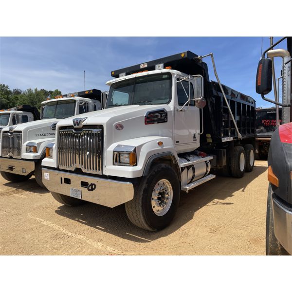 2015 WESTERN STAR 4700 SF  Dump Truck