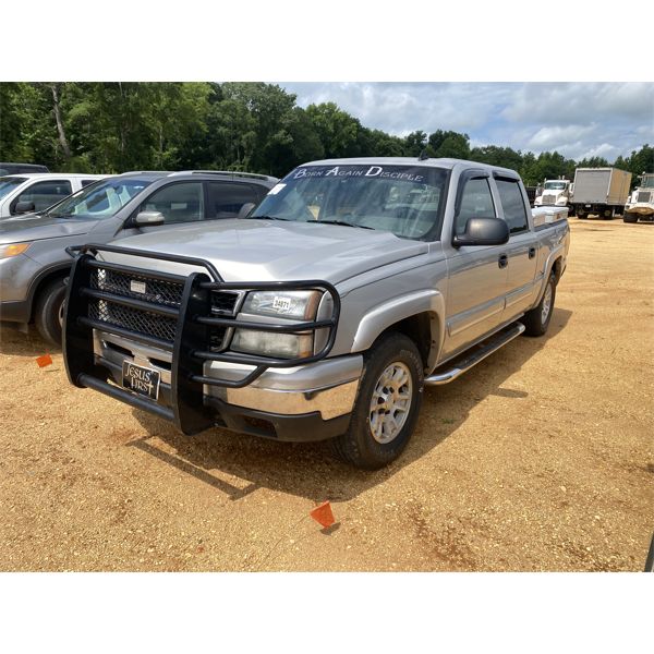 2006 CHEVROLET SILVERADO Pickup Truck