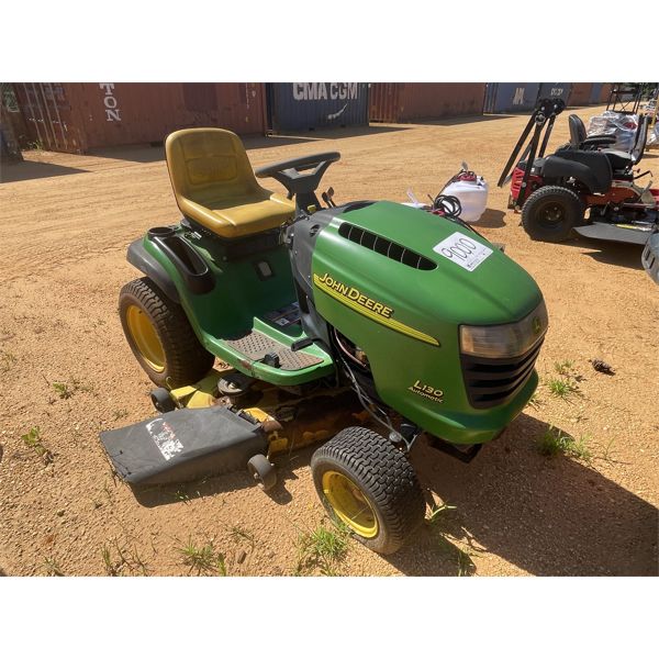 JOHN DEERE L130 RIDING Lawn Mower