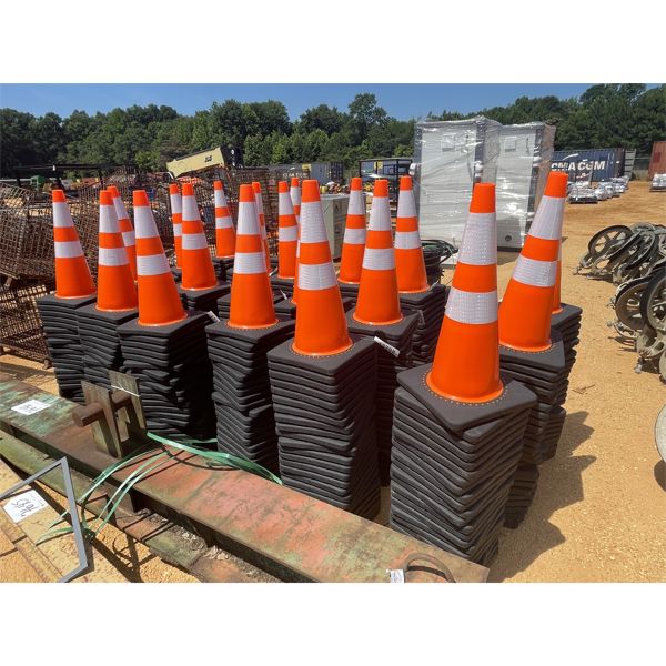 (25) SAFETY CONES