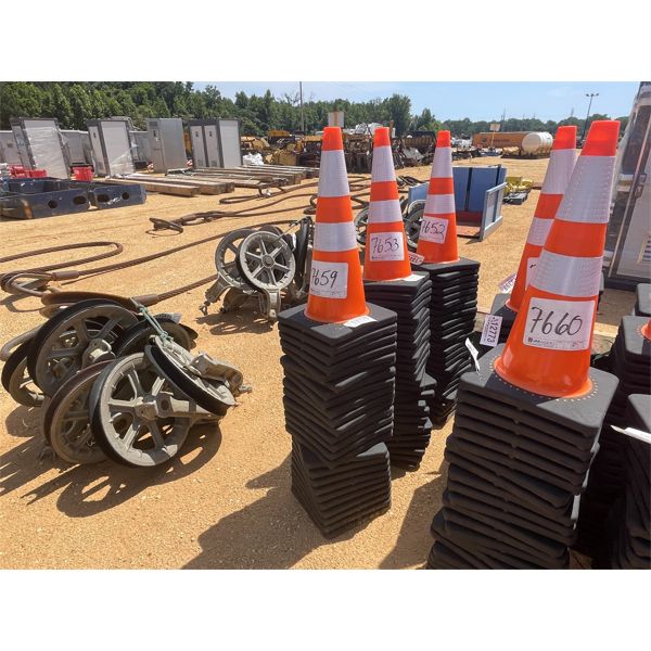 (25) SAFETY CONES