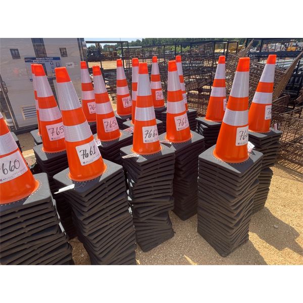 (25) SAFETY CONES