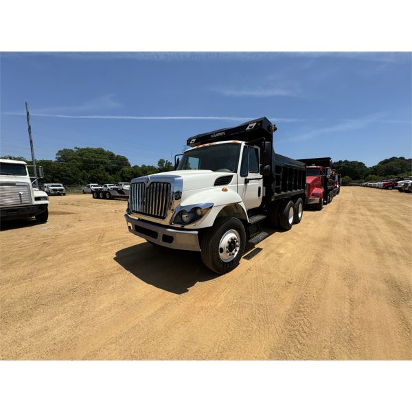 2014 INTERNATIONAL WORKSTAR 7400 Dump Truck