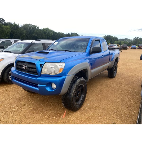 2008 TOYOTA TACOMA Pickup Truck