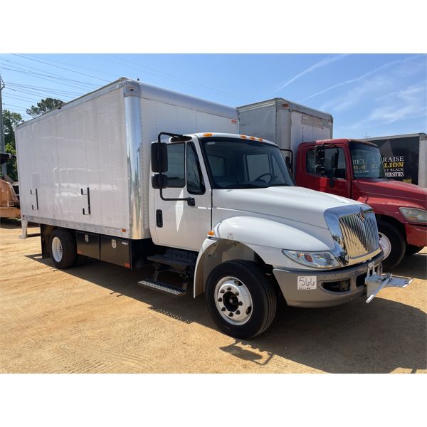 2018 INTERNATIONAL 4300 Box Truck