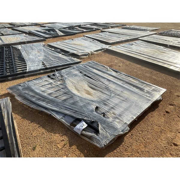 14' DEER SCENE BI-PARTING IRON GATE