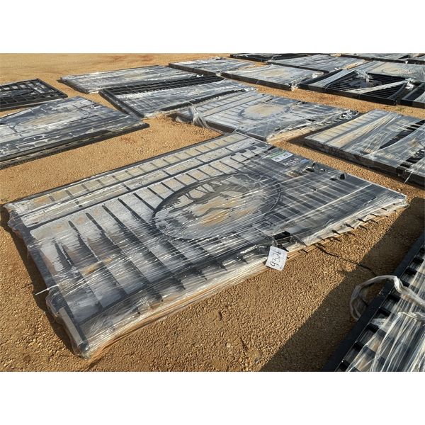 20' DEER SCENE BI-PARTING IRON GATE