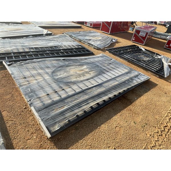 20' DEER SCENE BI-PARTING IRON GATE