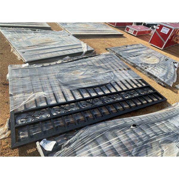 20' DEER SCENE BI-PARTING IRON GATE