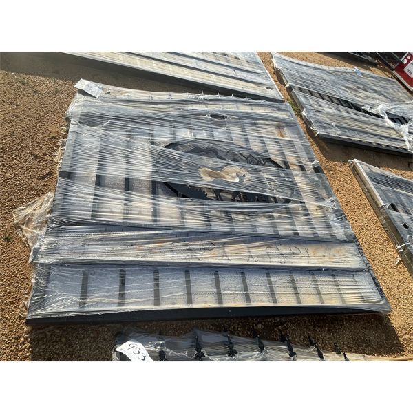 14' DEER SCENE BI-PARTING IRON GATE