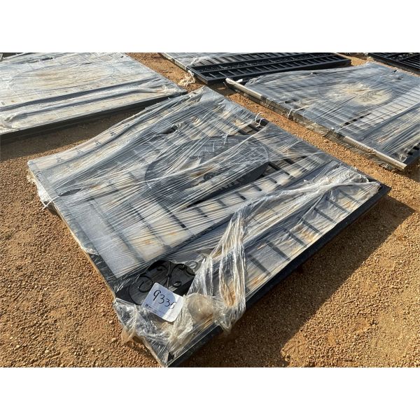 14' DEER SCENE BI-PARTING IRON GATE