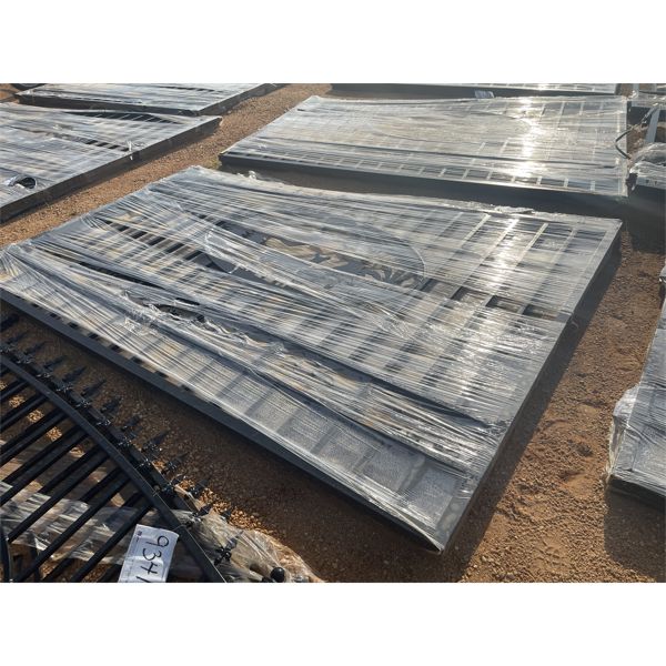 20' DEER SCENE BI-PARTING IRON GATE