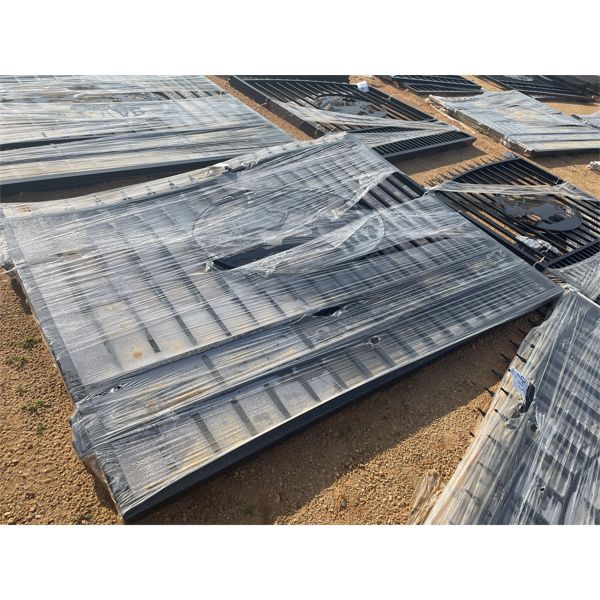 20' DEER SCENE BI-PARTING IRON GATE