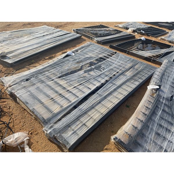 20' DEER SCENE BI-PARTING IRON GATE