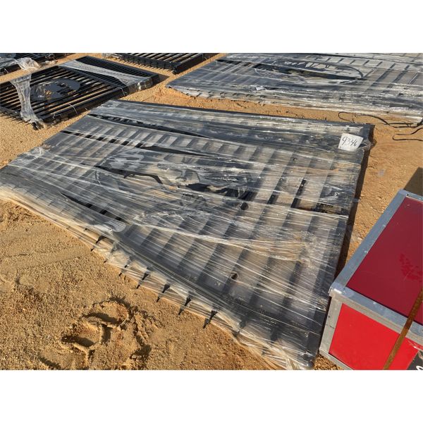 20' DEER SCENE BI-PARTING IRON GATE