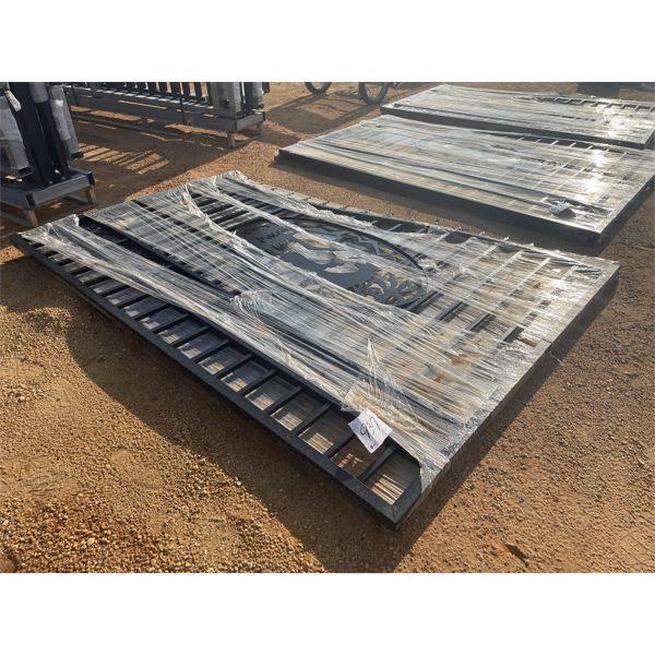 20' DEER SCENE BI-PARTING IRON GATE