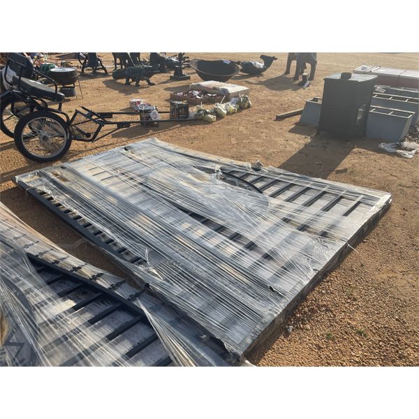 20' DEER SCENE BI-PARTING IRON GATE