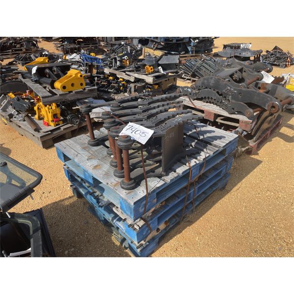 (6) TAG THUMBS W/ HYD CYLINDERS TAG PART#213-0238A