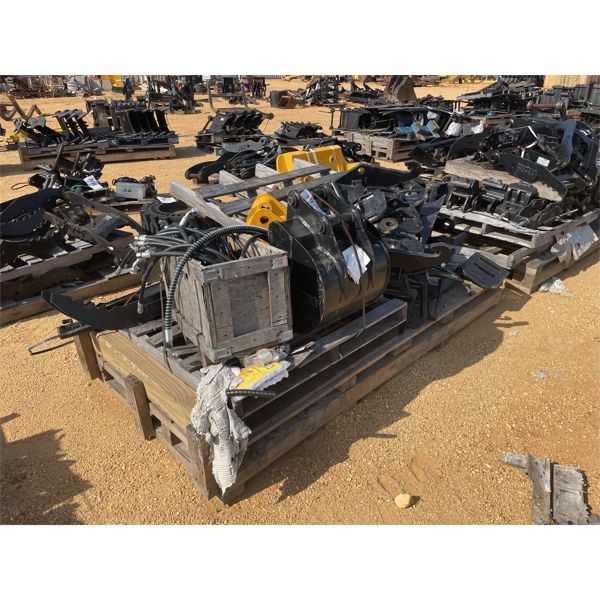 12" BUCKET, THUMBS & VARIOUS PARTS