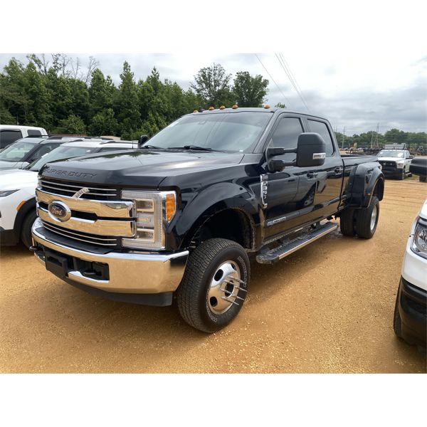 2019 FORD F350 LARIAT Pickup Truck