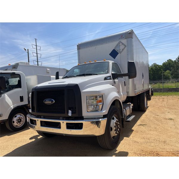 2017 FORD F650 Box Truck