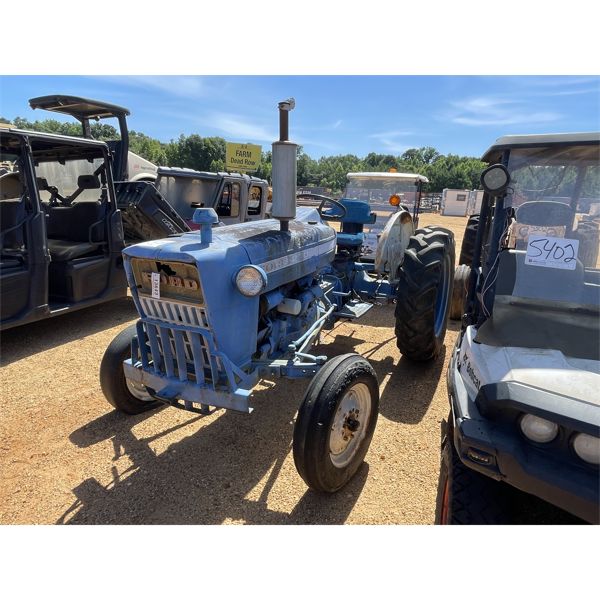 FORD 2000 Farm Tractor