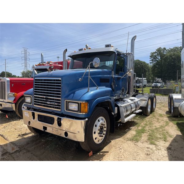 2013 MACK CHU613 Day Cab Truck
