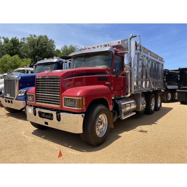 2019 MACK PI64T Dump Truck