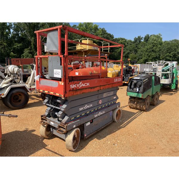 SKYJACK SJ3226 Scissor Lift