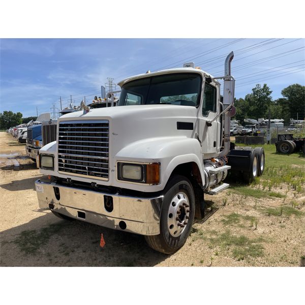 2008 MACK CHU613 Day Cab Truck