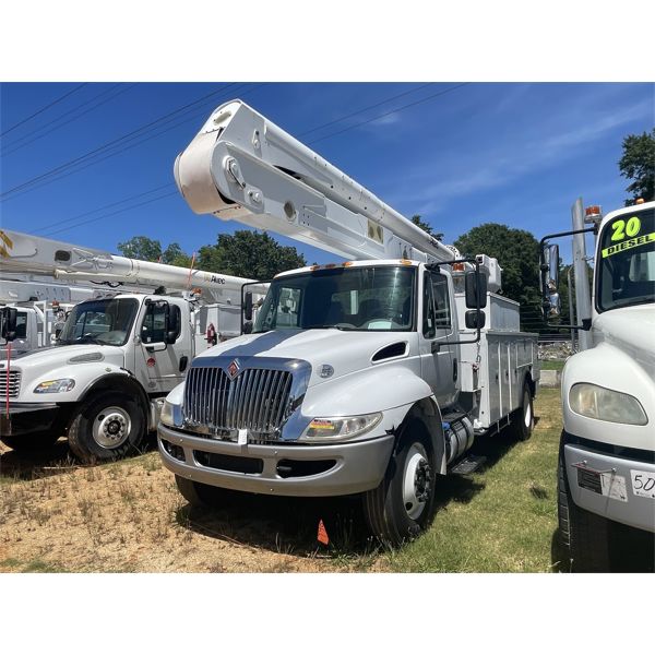 2017 INTERNATIONAL 4300 Bucket Truck