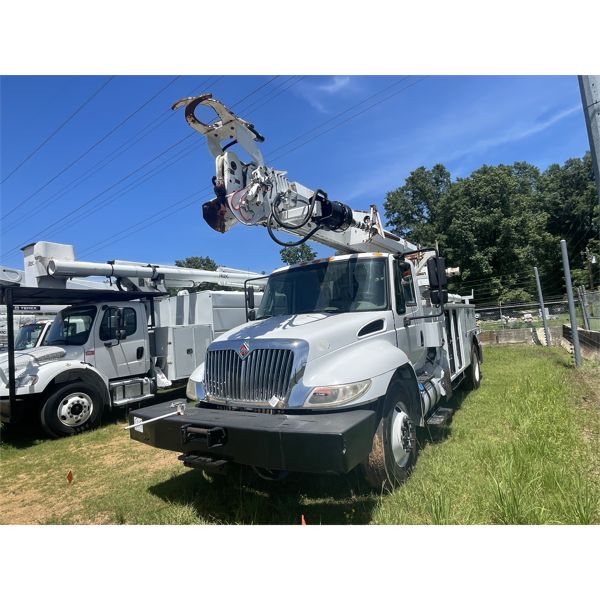 2016 INTERNATIONAL 4300 Digger Derrick Truck