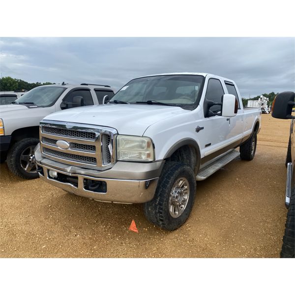 2005 FORD F350 KING RANCH Pickup Truck