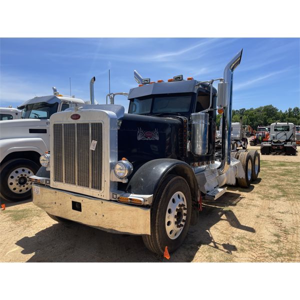 2007 PETERBILT 379 Day Cab Truck