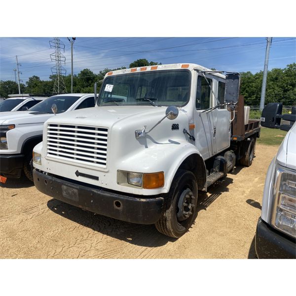1996 INTERNATIONAL 4700 Flatbed Truck