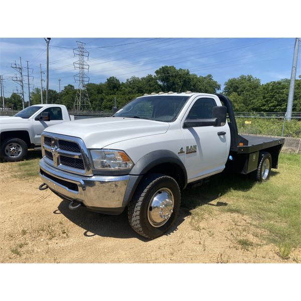 2017 DODGE RAM 5500 Flatbed Truck