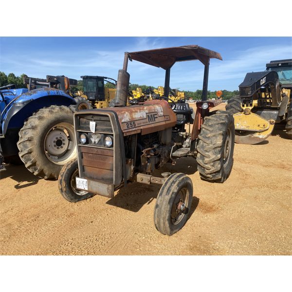 MASSEY FERGUSON 255 Farm Tractor
