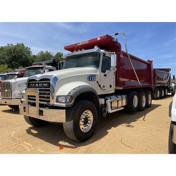 2021 MACK GR64F Dump Truck