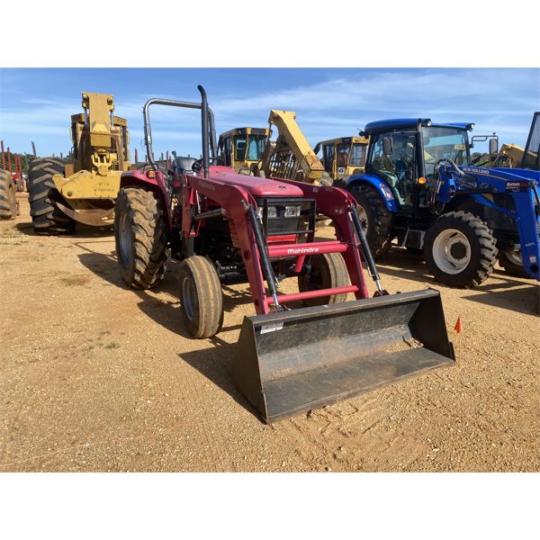 MAHINDRA 5570 Farm Tractor